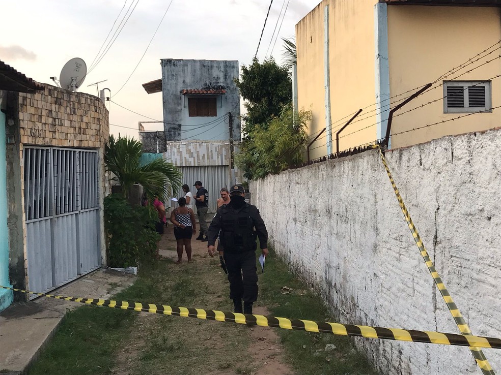 Crime aconteceu em uma travessa em Felipe Camarão — Foto: Geraldo Jerônimo/Inter TV Cabugi