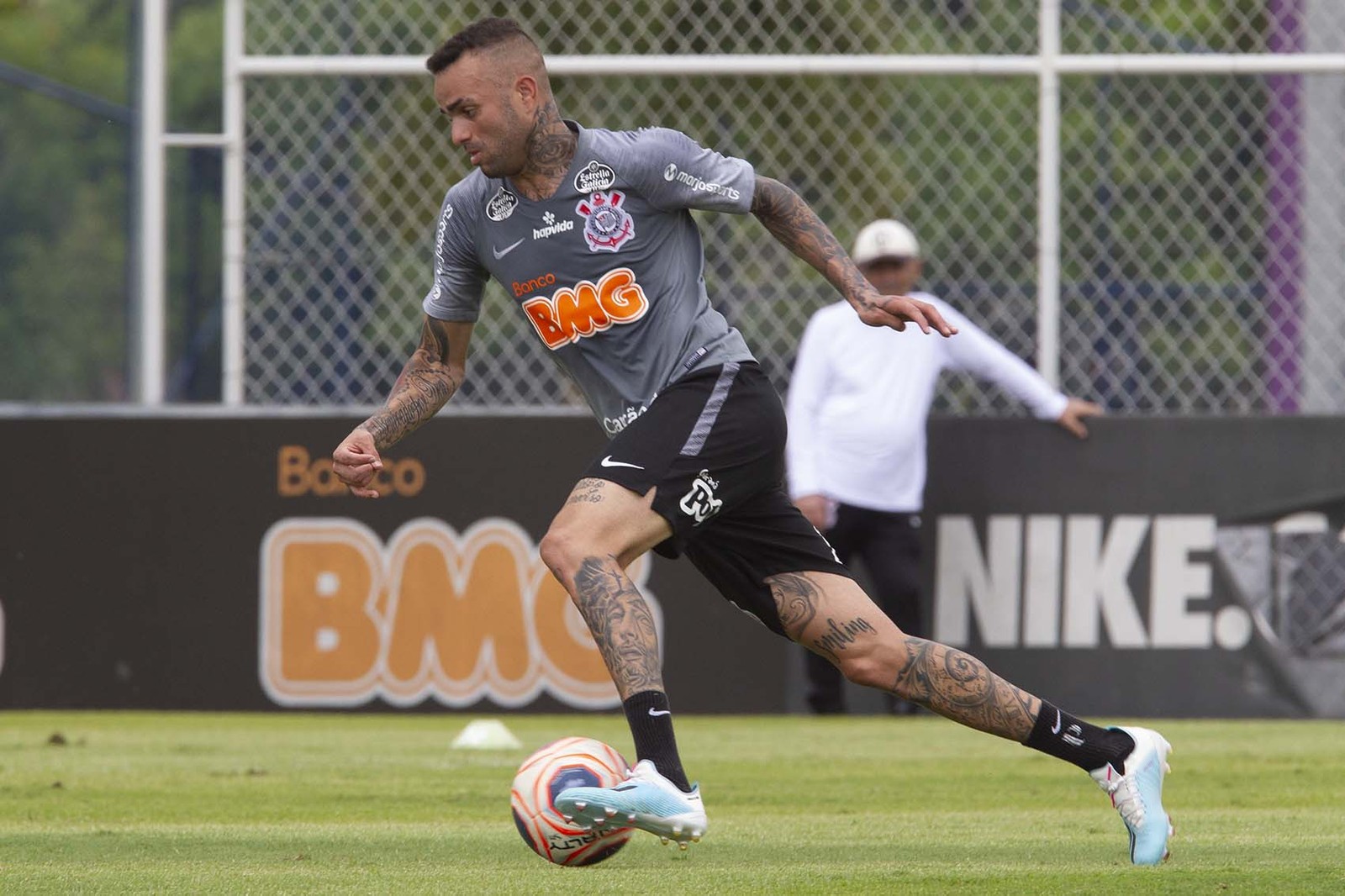 Grêmio envia documentação de Luan, e Corinthians fica livre para registrar atacante na CBF