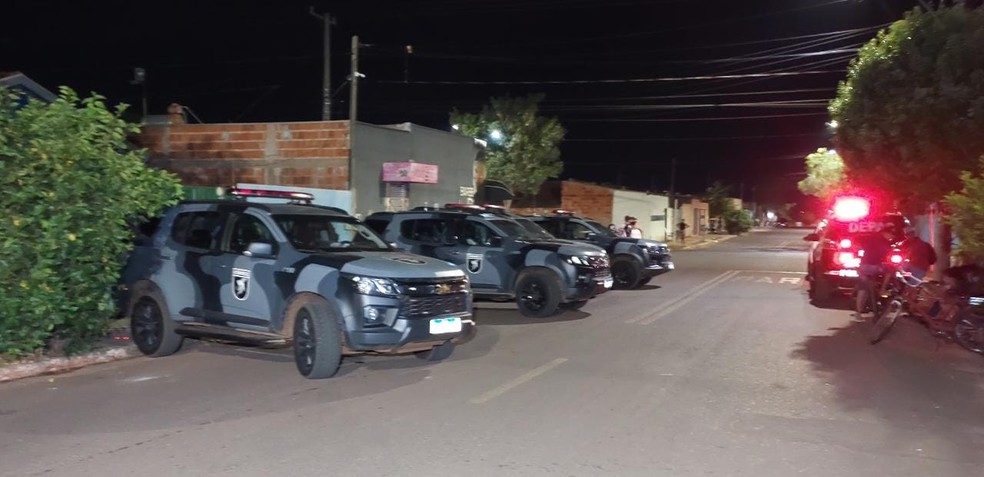 Viaturas do Batalhão de Choque durante a Operação Espartanos l — Foto: José Aparecido 