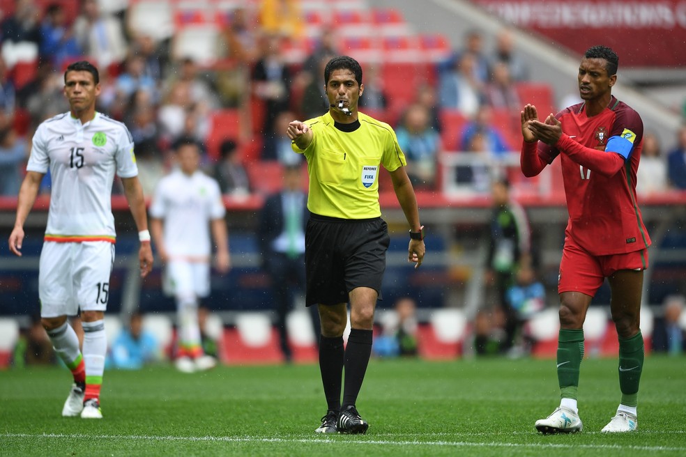 Fahad Al-Mirdasi durante duelo entre  Portugal x MÃ©xico no ano passado (Foto: Getty Images)