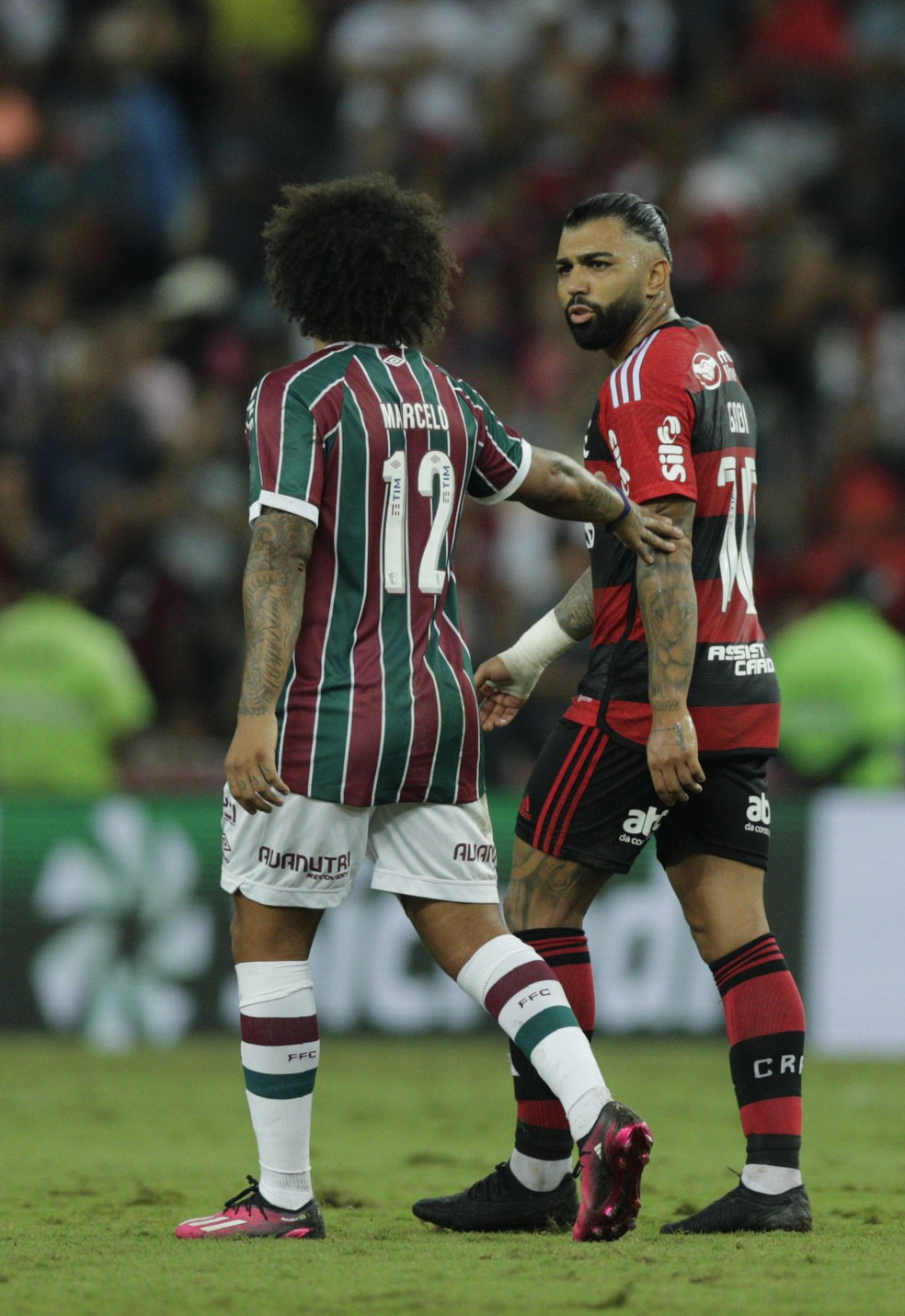 Marcelo e Gabigol se provocaram durante clássico entre Flamengo e Fluminense — Foto: Alexandre Cassiano