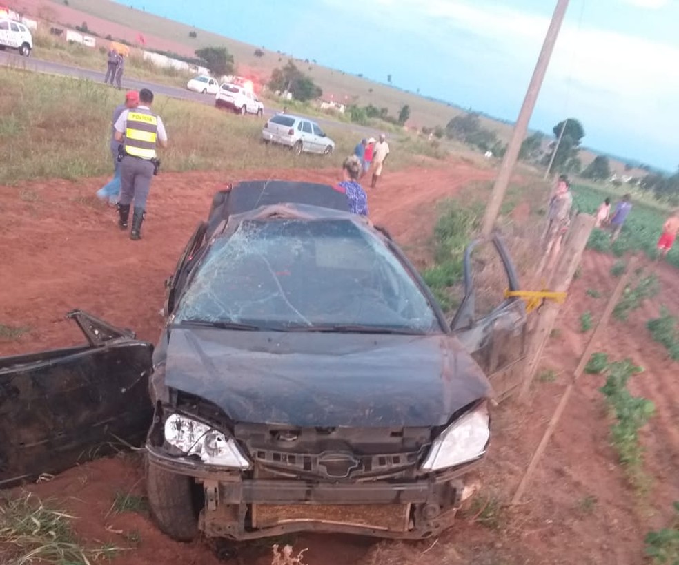 Capotamento foi registrado na Rodovia Arlindo Bétio (SP-613) — Foto: Polícia Rodoviária