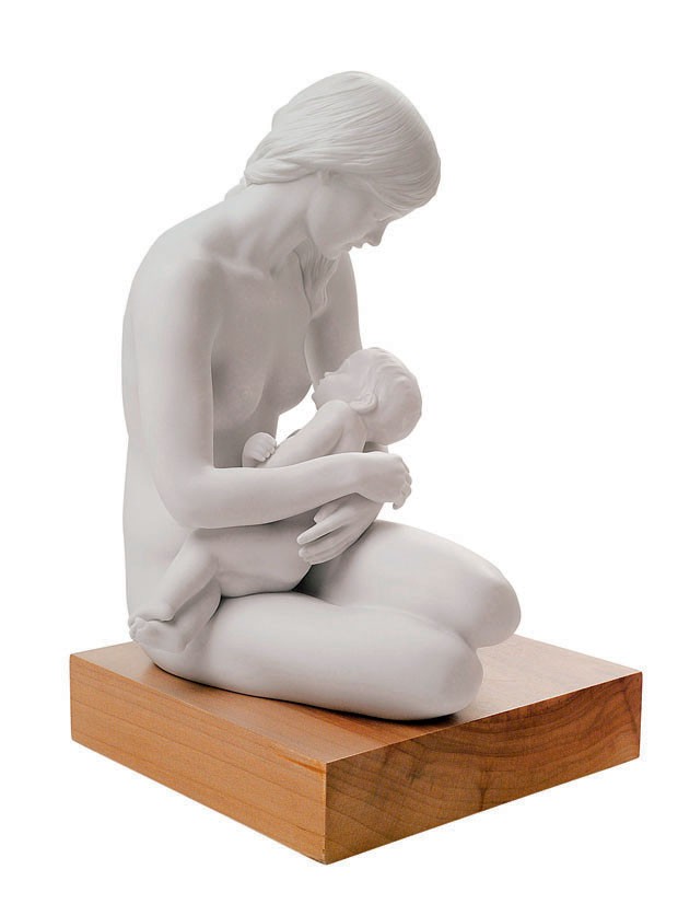 Escultura A Nurturing Bond, 2008, de Ernest Massuet (Foto: cortesia da Lladró)