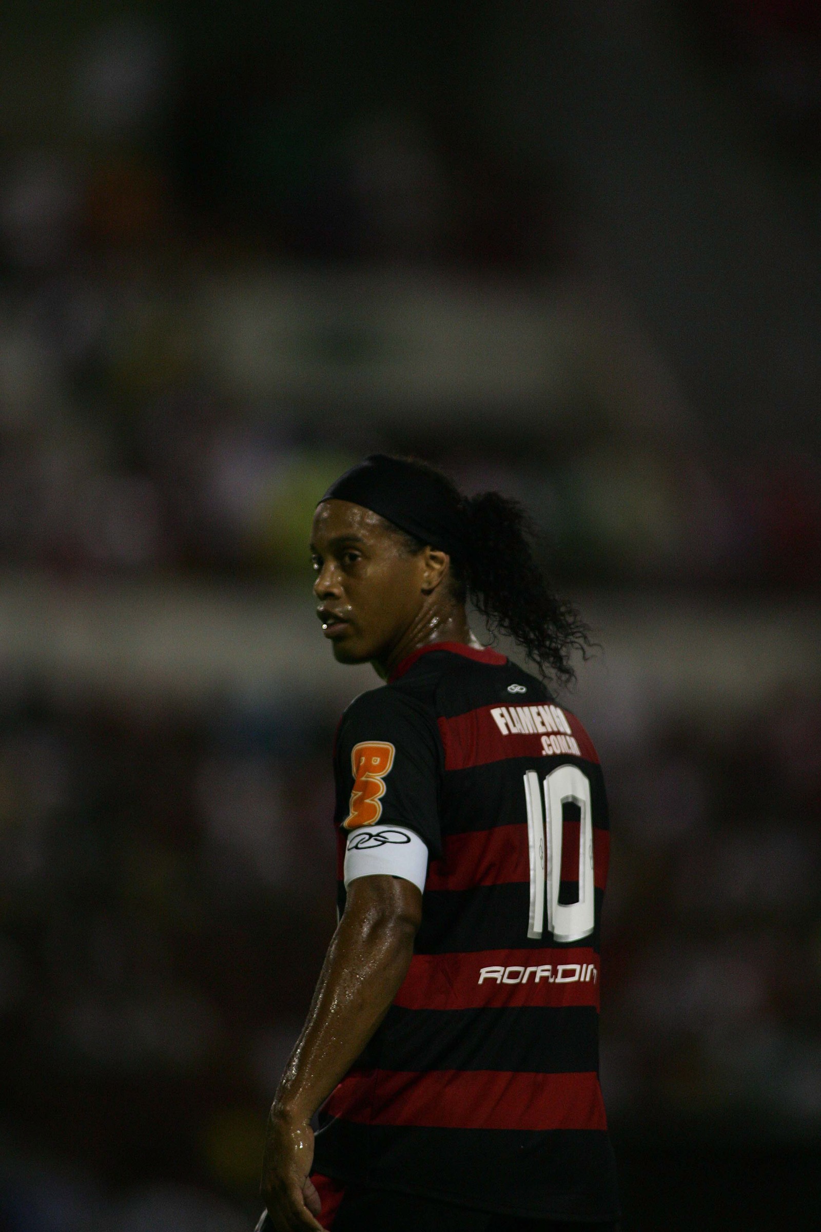 Ronaldinho Gaúcho foi uma grande contratação para vestir a camisa 10 do Flamengo — Foto: Agência O Globo