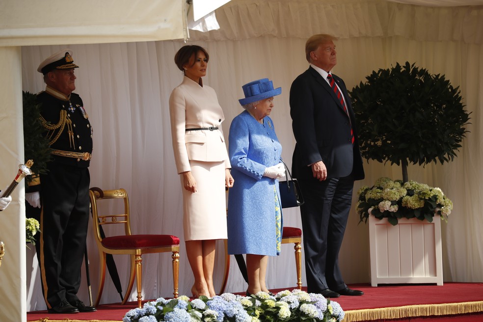 Rainha Elizabeth recebe Trump e a primeira-dama americana Melania em Windsor (Foto: AP/	Pablo Martinez Monsivais)