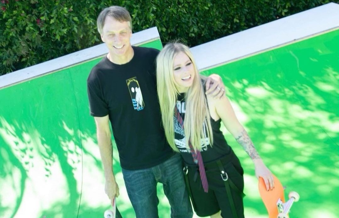 Tony Hawk e Avril Lavigne (Foto: Reprodução/Instagram)