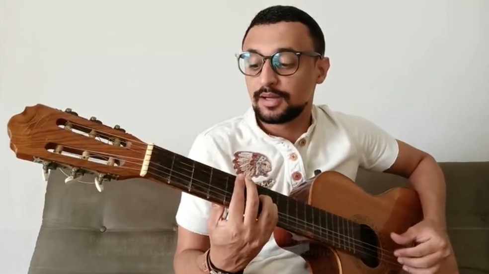 Estudante paraibano compõe música que estimula a campanha da vacinação contra Covid-19 — Foto: Reprodução/TV Cabo Branco