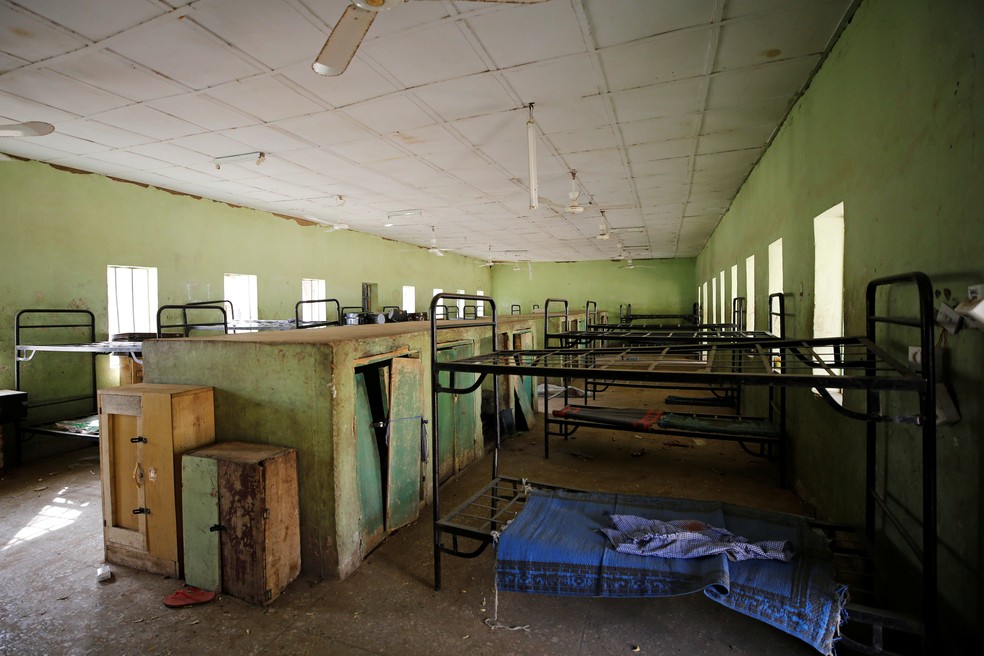 Foto divulgada nesta sexta-feira (23) mostra quarto de internato em Dapchi onde centenas de estudantes desapareceram após um ataque do grupo Boko Haram  (Foto: Afolabi Sotunde/Reuters)