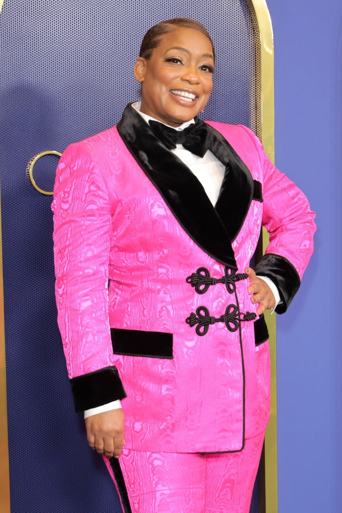 Aunjanue Ellis, com terno rosa (Foto: Getty Images)