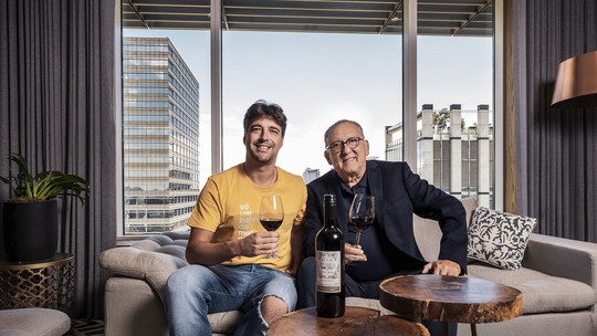 Galvão Bueno faz as pazes com a Argentina em seu novo rótulo de vinho Bien Amigos