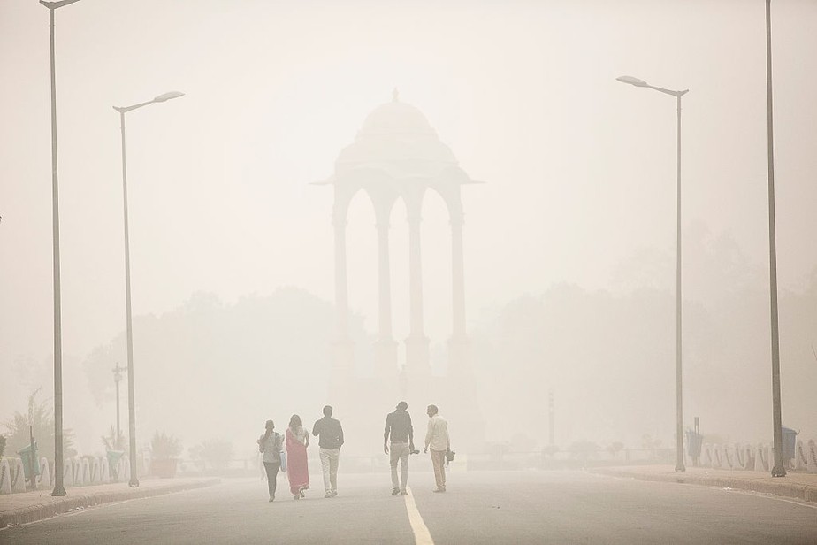 Inventor ajuda a limpar céus da Índia capturando poluição para criar ladrilhos