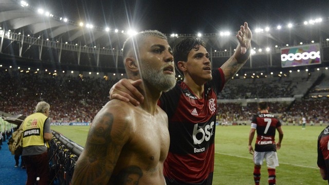 Pedro e Gabigol comemoram o segundo gol do Flamengo na vitória em cima do Boavista