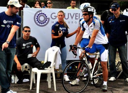 Atores de Passione participam da final da Copa Brasil de Ciclismo de verdade