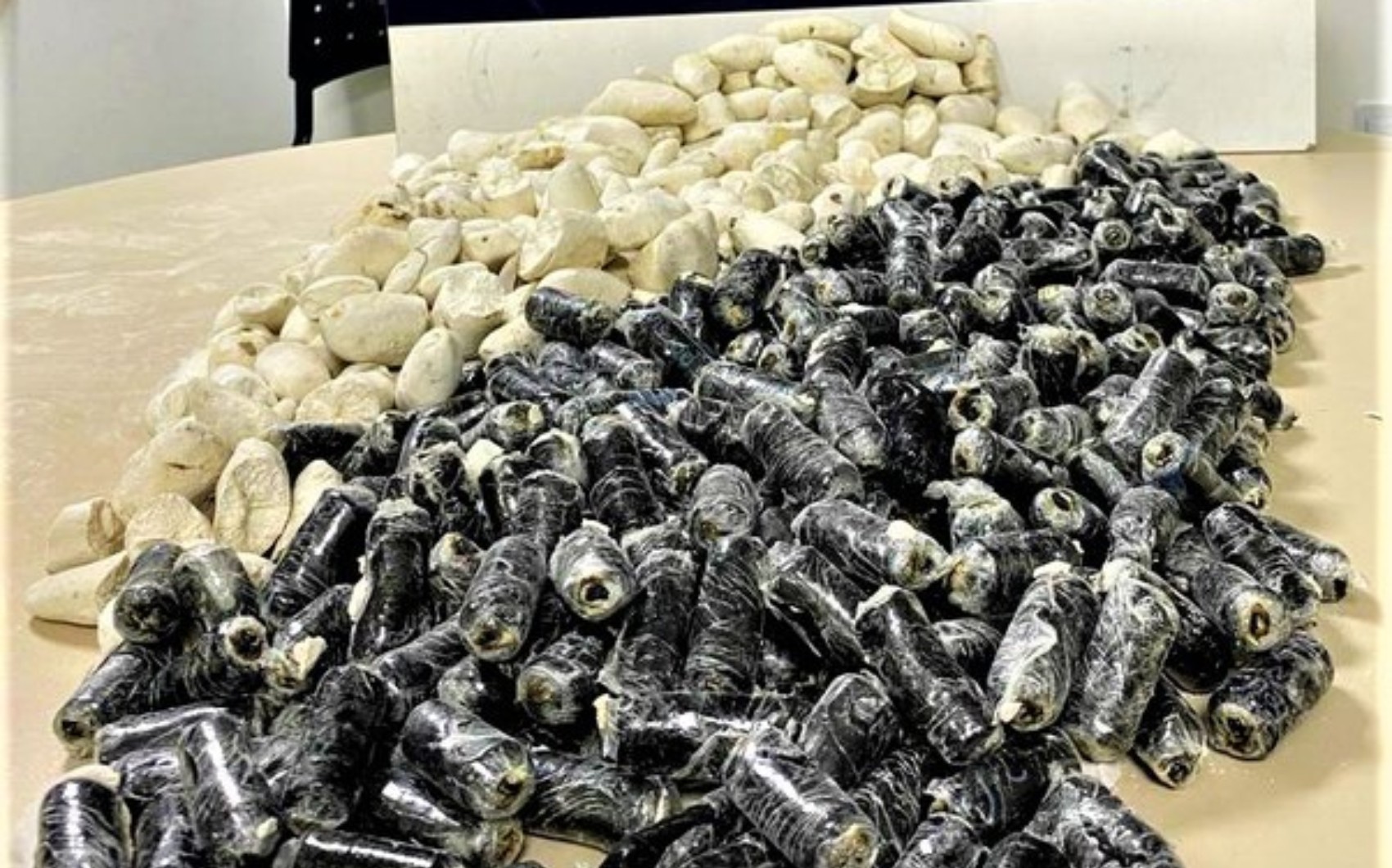 Boliviana é presa por tráfico após esconder cocaína em batatas falsas no sudoeste da Bahia 