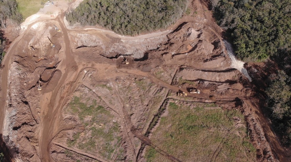 Ãrea 'Remanso 2', dentro da mina CÃ³rrego do FeijÃ£o, da Vale, onde a barragem B1 se rompeu em janeiro deste ano â€” Foto: Corpo de Bombeiros de Minas Gerais/DivulgaÃ§Ã£o