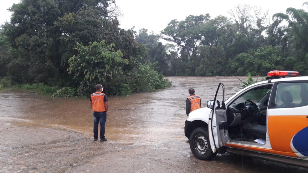 Fam&iacute;lias foram abrigadas no sal&atilde;o da assist&ecirc;ncia social &mdash; Foto: Divulga&ccedil;&atilde;o/Defesa Civil