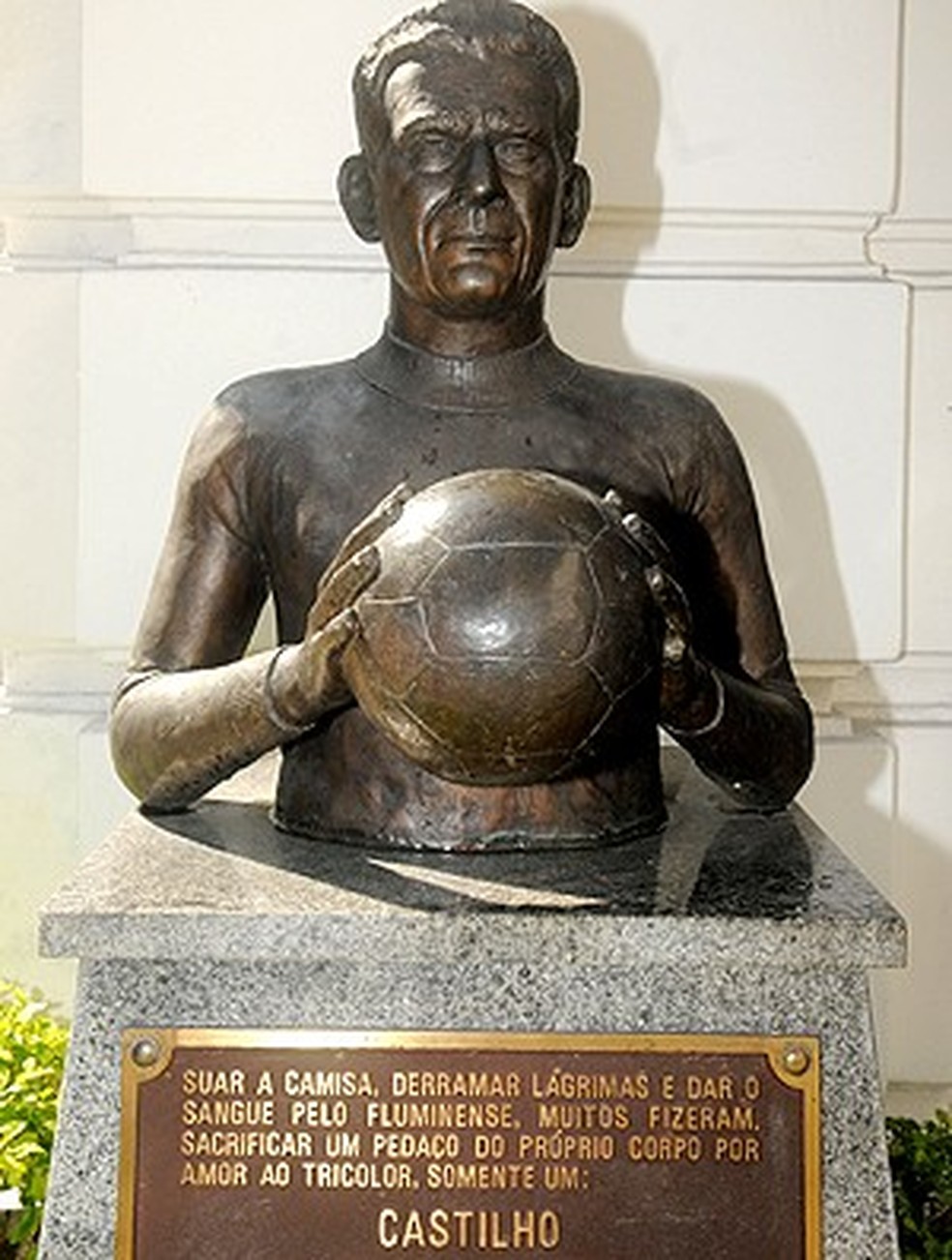 Busto de Castilho nas Laranjeiras — Foto: André Durão / Globoesporte.com