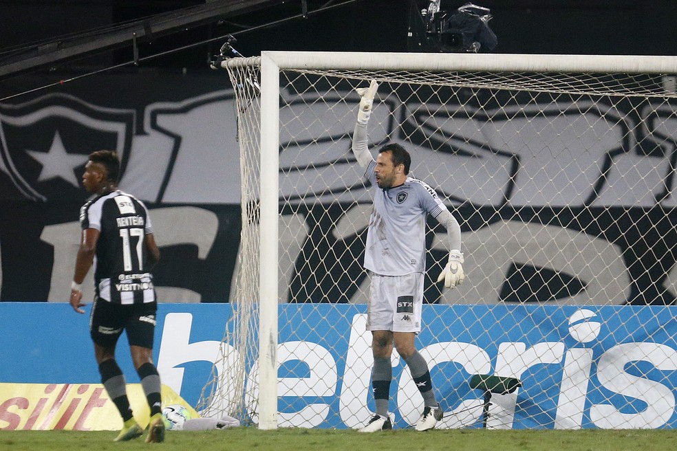 Diego Cavalieri é um dos jogadores que conversam com o Botafogo para renovação do contrato — Foto: Vitor Silva/Botafogo