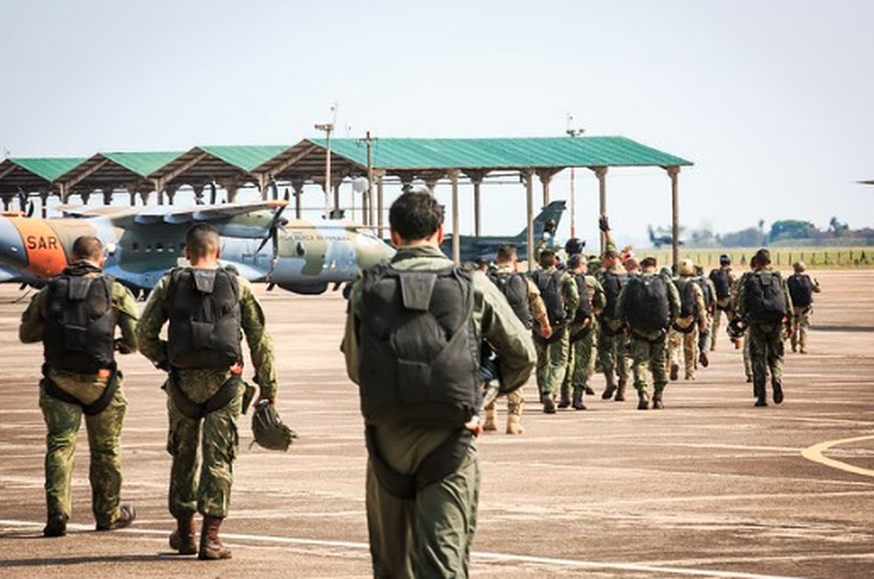 Os militares vão participar de atividades operacionais que simulam um cenário de guerra. — Foto: Sargento Bianca / CECOMSAER