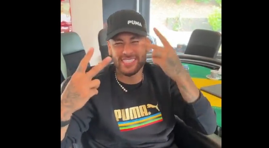Jogador posta vídeo no TikTok cantado jingle de Neymar