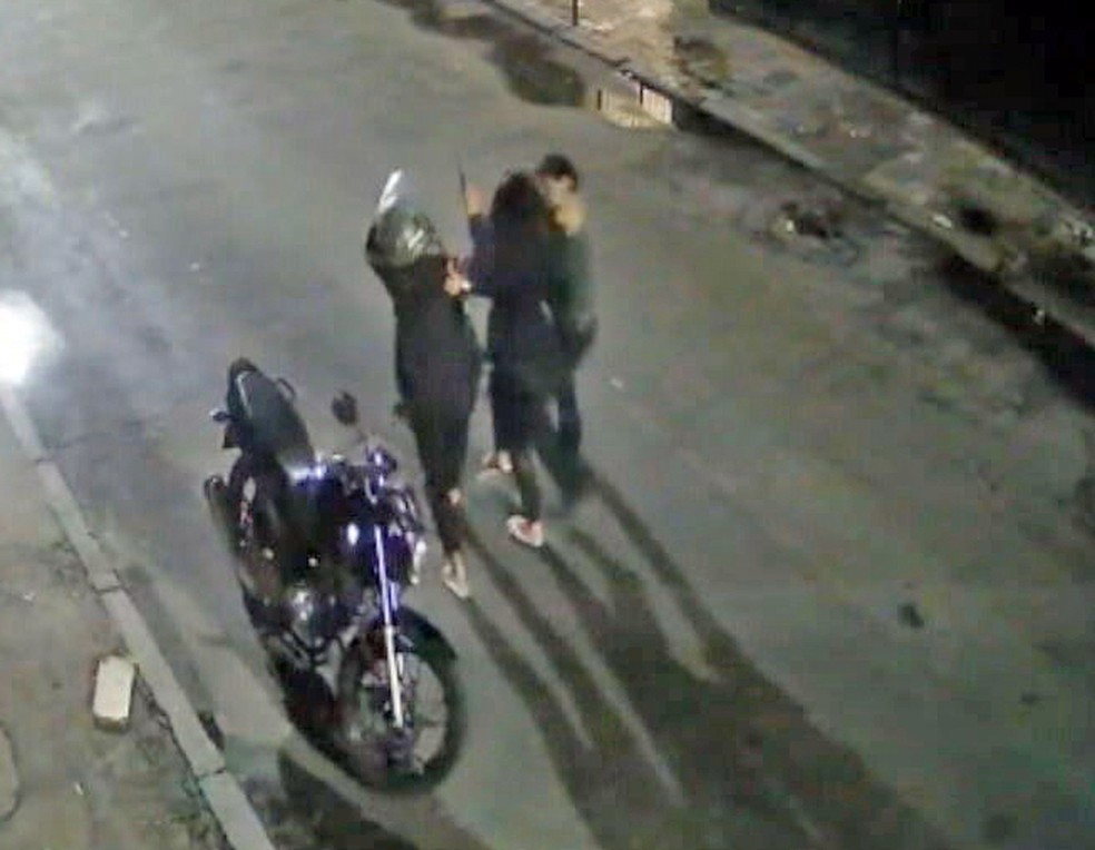 Daniel foi assaltado na Rua 20 de Abril, no Centro — Foto: Reprodução/TV Globo