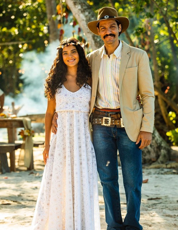 Muda (Bella Campos) e Tibério (Guito) se casam em Pantanal (Foto: João Miguel Junior/Globo)