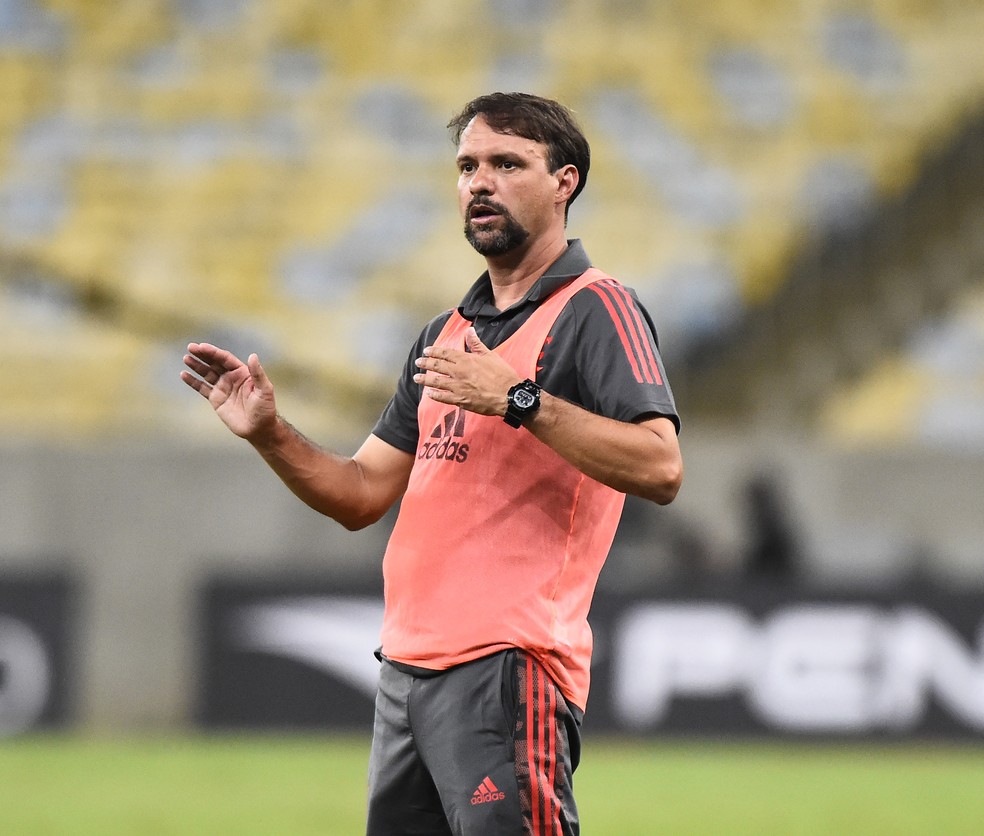 T&eacute;cnico Maur&iacute;cio Souza, Flamengo x Maca&eacute;, Campeonato Carioca  &mdash; Foto: Andr&eacute; Dur&atilde;o