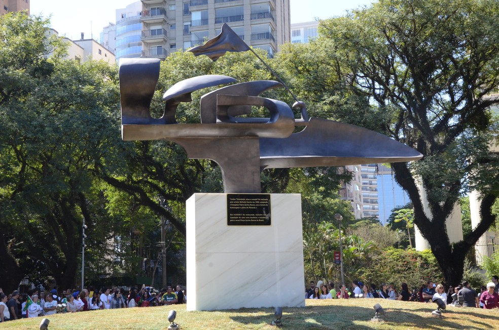 Outro ângulo do monumento 