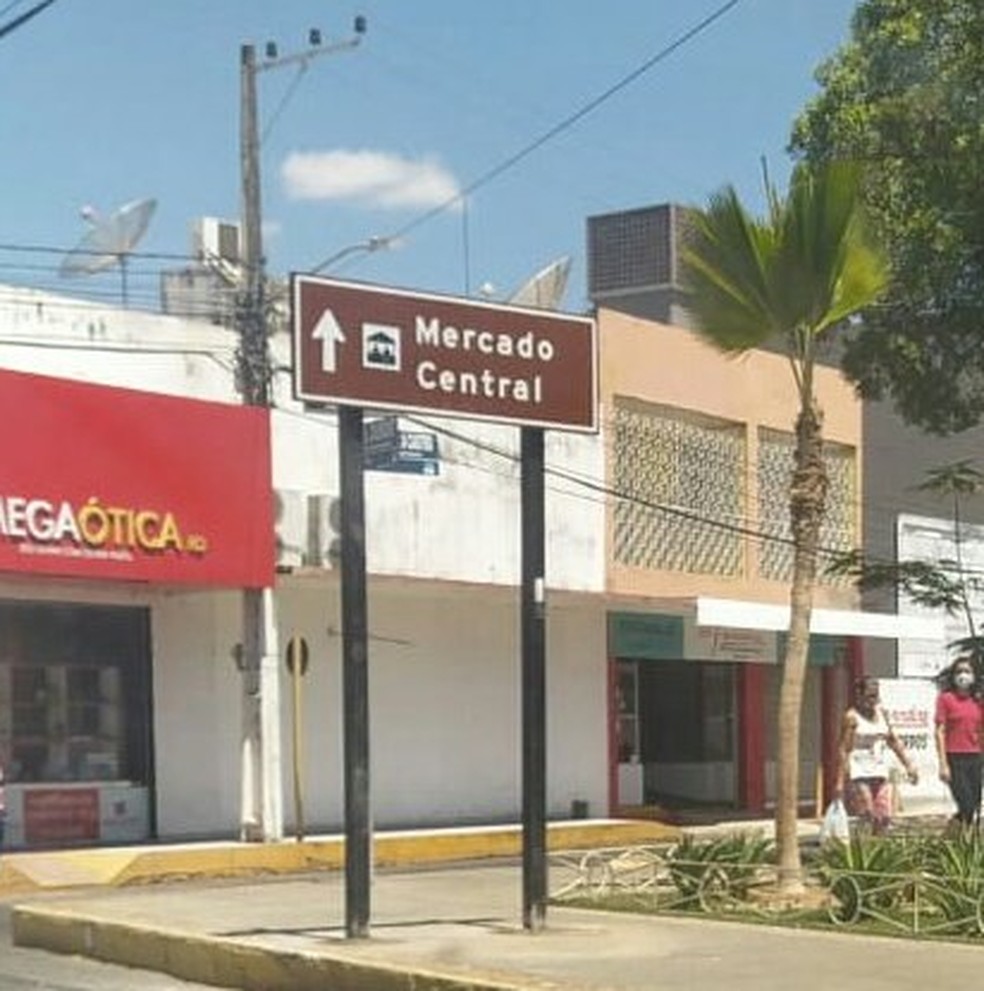 Placas instaladas em cal&ccedil;adas em Mossor&oacute;, RN &mdash; Foto: Redes sociais