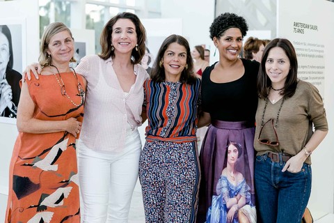 Carla Camurati, Marisa Orth, Daniela Falcão, Alexandra Loras e Stephanie Wenk 