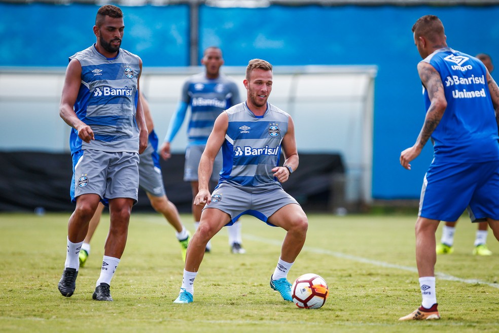 Grêmio sustenta seu jogo em Arthur e Maicon (Foto: Lucas Uebel/Grêmio/Divulgação)