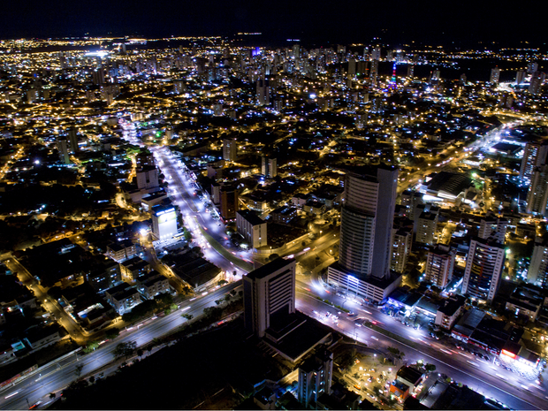 Cuiabá vista do alto durante a noite (Foto: Drone Cuiabá)