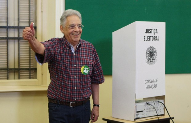 FHC vota em São Paulo (Foto: Michel Filho / Agência O Globo)