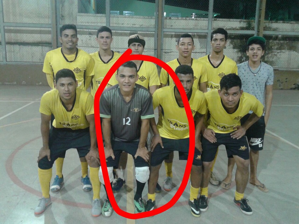 Júnior Cesar (ao centro) defendeu o Montenegro no Campeonato Acreano de Futsal da Primeira Divisão 2017 e se preparava para disputar o estadual Sub-20 pelo Wesley Futebol Clube. (Foto: Arquivo pessoal)