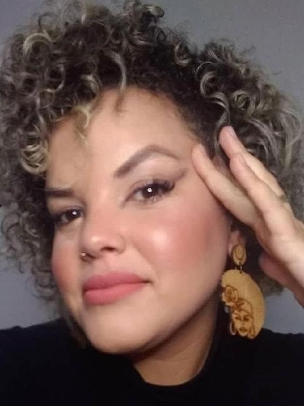 Nágila Flávia Gonçalves está na UTI após levar 23 facadas do ex em MG — Foto: Redes sociais 