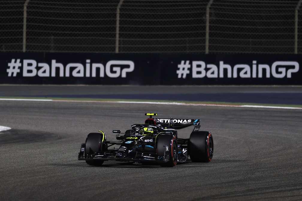 Lewis Hamilton vai largar na sétima posição com a Mercedes no GP do Bahrein de 2023 — Foto: LAT Images/Mercedes-AMG