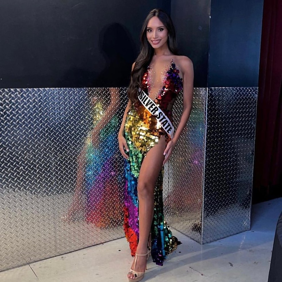 Kataluna Enriquez desenha e confecciona seus próprios trajes — Foto: Instagram/missnvusa