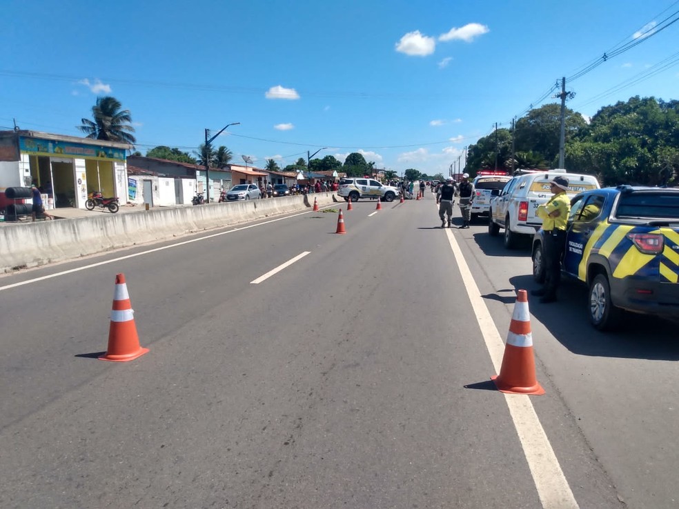 Acidente aconteceu na AL-220, em Limoeiro de Anadia — Foto: BPRv