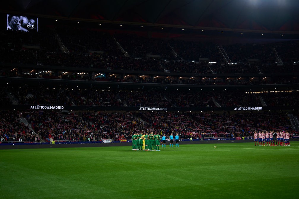 Pelé é homenageado em Atlético de Madrid x Elche, na LaLiga — Foto: Getty Images