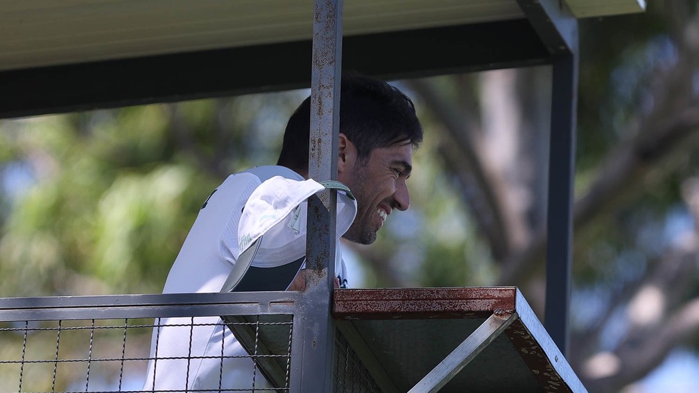 Abel Ferreira durante treino do Palmeiras, na Academia de Futebol � Foto: Cesar Greco