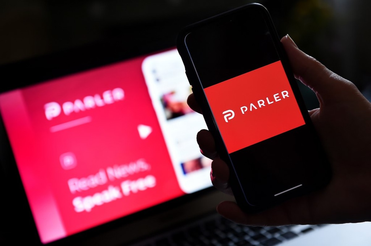 Rede social Parler desiste de processo contra a Amazon nos EUA