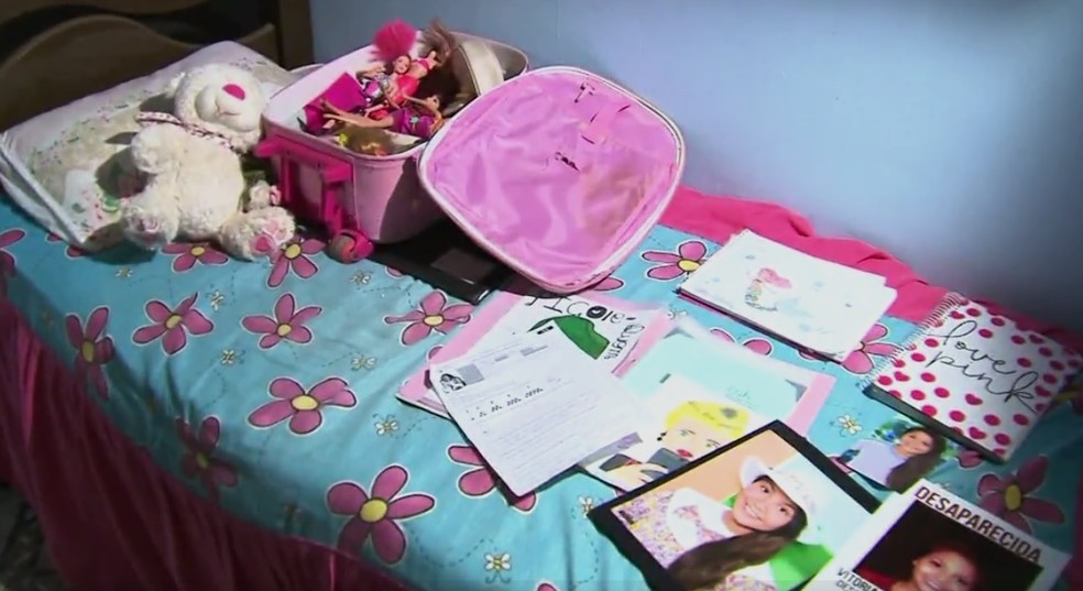 FamÃ­lia guarda objetos no quarto da menina VitÃ³ria, em AraÃ§ariguama (Foto: Witter Veloso/TV TEM)