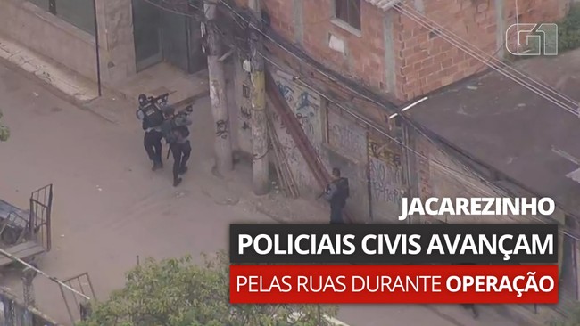VÍDEO: Policiais civis avançam pelas ruas do Jacarezinho durante operação