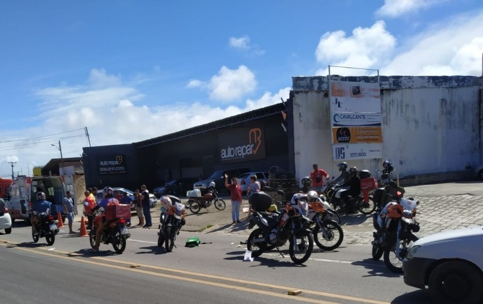 Acidente envolvendo duas motos deixa três vítimas — Foto: Samu Alagoas