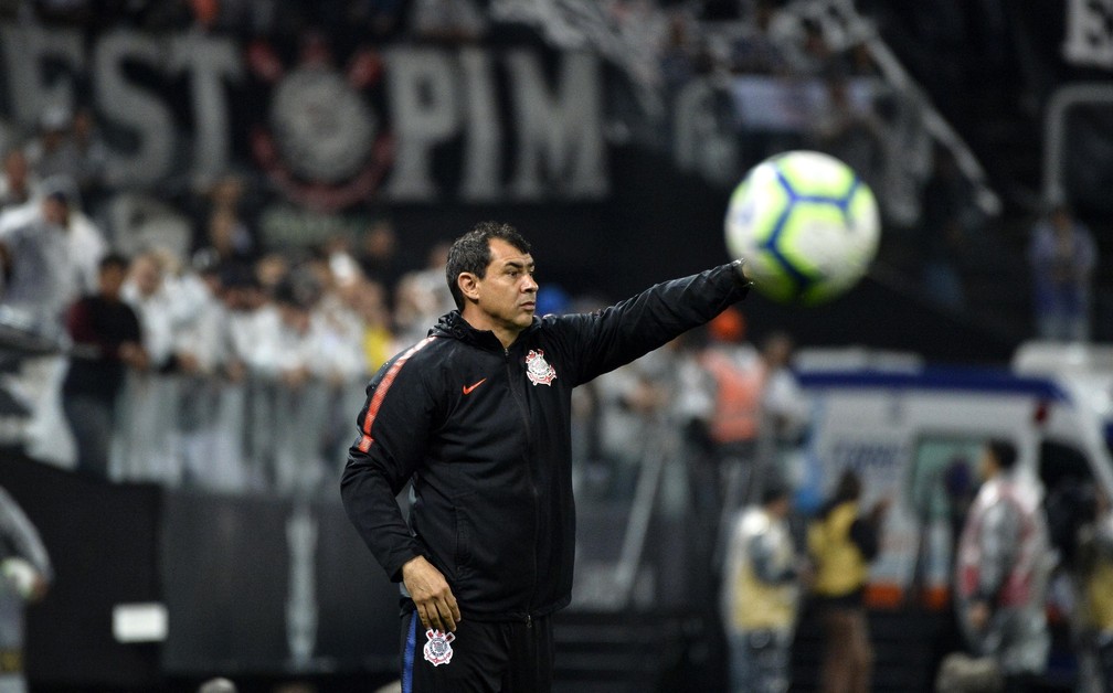Fábio Carille em Corinthians x Atlético-MG — Foto: Marcos Ribolli