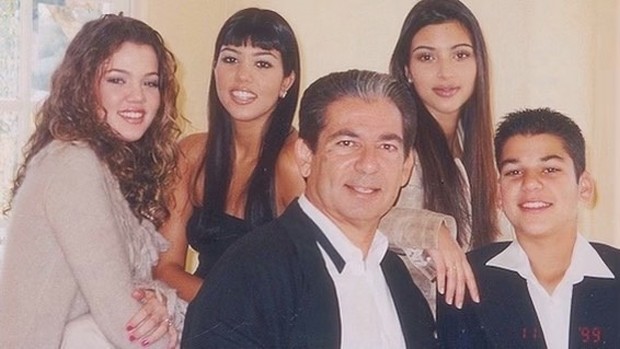 Khloé, Kourtney, Kim e Rob Kardashian com o pai, Robert Kardashian (Foto: Reprodução Instagram)