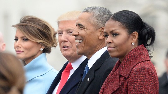 Michelle Obama fala sobre posse de Trump em novo podcast: “Quando as portas fecharam, eu chorei por 30 minutos seguidos”