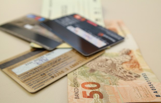 Crédito ; cartão de crédito ; juros ; inadimplência ; dívida ; crédito rotativo ; cheque especial ; dinheiro e cartões ; gastos do consumidor ;  (Foto: Marcos Santos/USP Imagens)