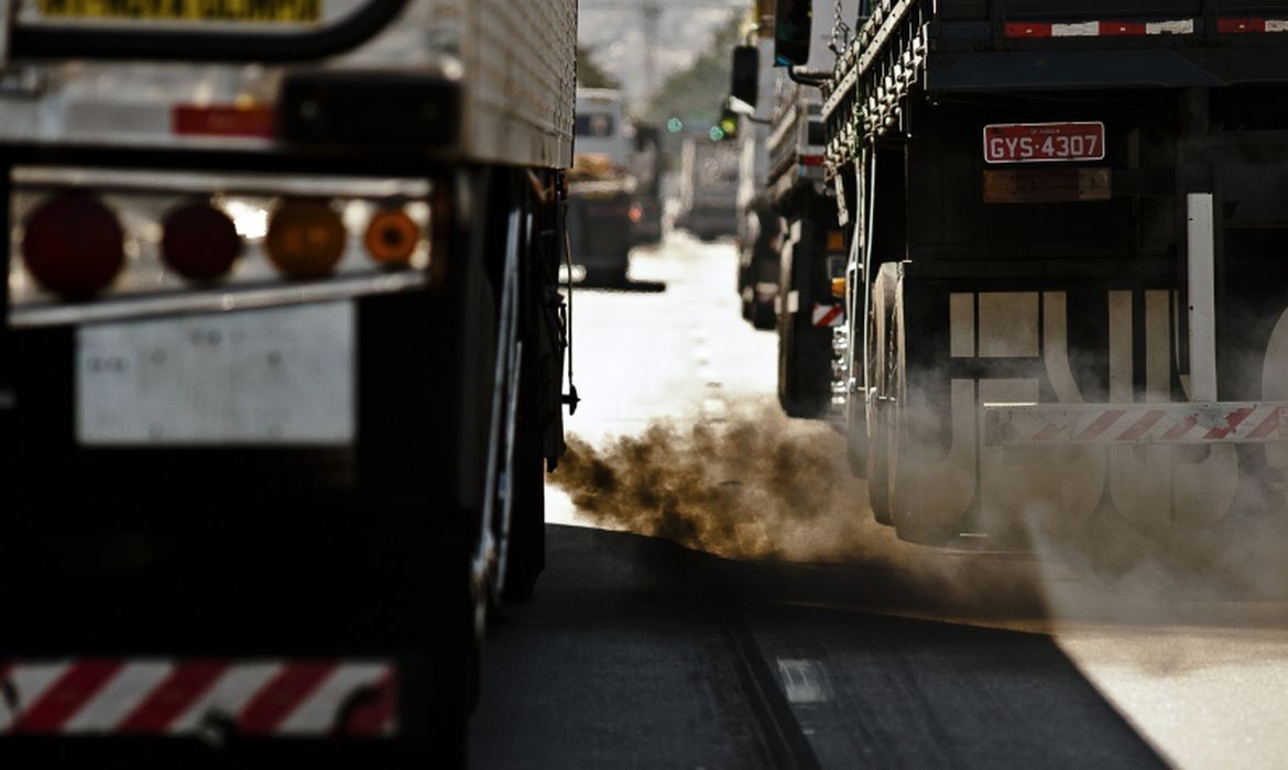 Metas de redução de emissão de gases de efeito estufa focam na comercialização de combustíveis (Foto: Arquivo/Marcelo Camargo/Agência Brasil)