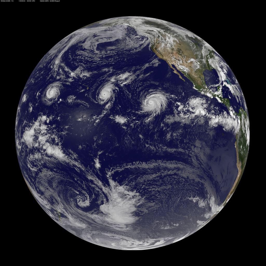 Visão dos três furacões se formando no Pacífico (Foto: NASA)